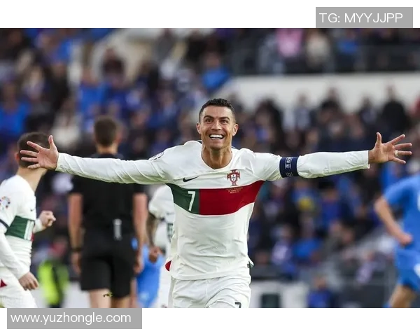 足球明星C罗挂件热销让你的生活充满运动激情与时尚风采